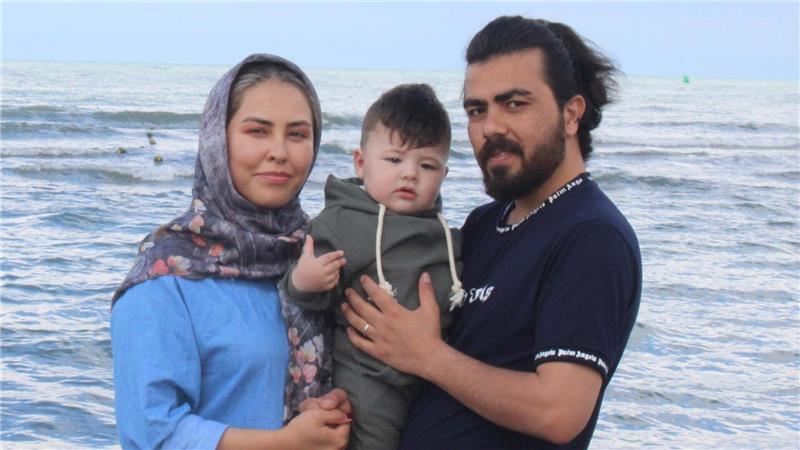 Der Arbeitgeber hat für sie gekämpft, trotzdem gibt es für diese Familie nach aktuellem Stand keine Zukunft in Deutschland: Mahdi Saberi (r.) mit Ehefrau Maria Hayaty und Sohn Moheb.