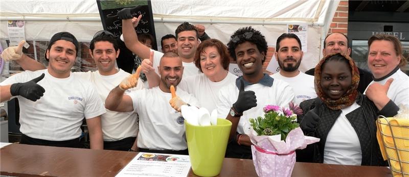 Der Arbeitskreis Asyl bot Kulinarisches aus Syrien, aus dem Irak und aus dem Sudan an. Fotos Kordländer