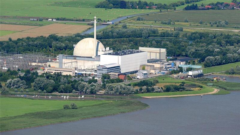 Der Arbeitskreis Wesermarsch sorgt sich um die Deichsicherheit am Kernkraftwerk Unterweser. Foto: Ingo Wagner