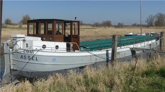 Der Asseler Hafen ist verschlickt. Das macht vor allem Emmi zu schaffen.