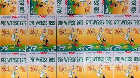 Der Asterix-Band Nummer 40 heißt „Die Weiße Iris“.