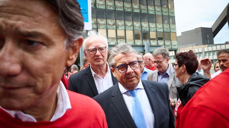 Thyssenkrupp-Stahlsparte soll HKM-Beteiligung verkaufen Der Aufsichtsrat der Thyssenkrupp-Stahlsparte hat am Freitag über den geplanten Umbau gesprochen.