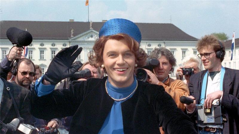 Hape Kerkeling wird 60 - und blickt auf sein Leben zurück Der Auftritt als Königin Beatrix 1991 war Hape Kerkelings größter Kult-Moment (Archivbild).