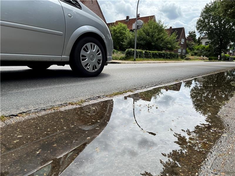 Hammah schafft die Strabs ab – Jetzt zahlen wieder alle Der Ausbau der Bahnhofstraße in Hammah steht bevor, doch die Bürger werden dafür nicht zur Kasse gebeten - denn die Strabs in der Gemeinde ist vom Rat abgeschafft worden. Foto: Klempow