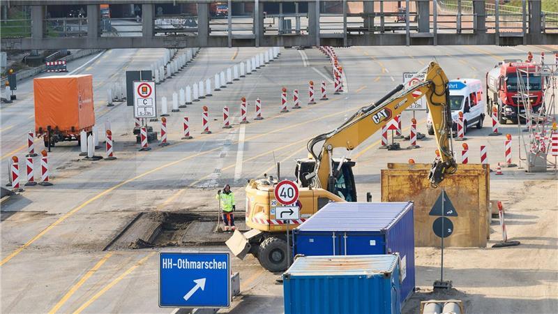 Der Ausbau des Hamburger Abschnitts der A7 soll noch vier Jahre dauern. (Archivbild)