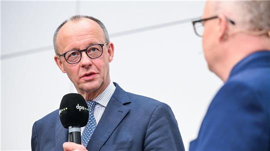 Der Ausgang der Landtagswahlen im Herbst? Derzeit sei ihm anderes wichtiger, sagt Merz. 