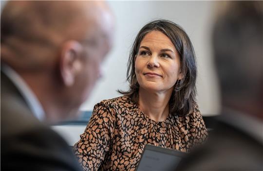 «Der Austausch war offen, deutlich und klar», sagt Außenministerin Annalena Baerbock (Grüne) über das Telefonat mit ihrem iranischen Amtskollegen Hussein Amirabdollahian.