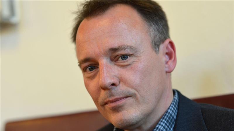 Der Autor erhält den Hannelore-Greve-Literaturpreis 2025. (Archivbild)