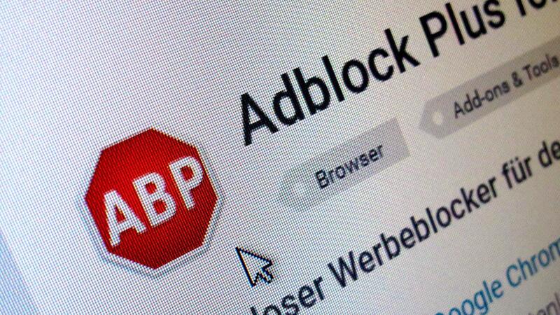 Urheberrechtsklage gegen Werbeblocker - BGH wartet auf EuGH Der BGH prüft die Zukässigkeit von Werbeblockern. (Archivbild)