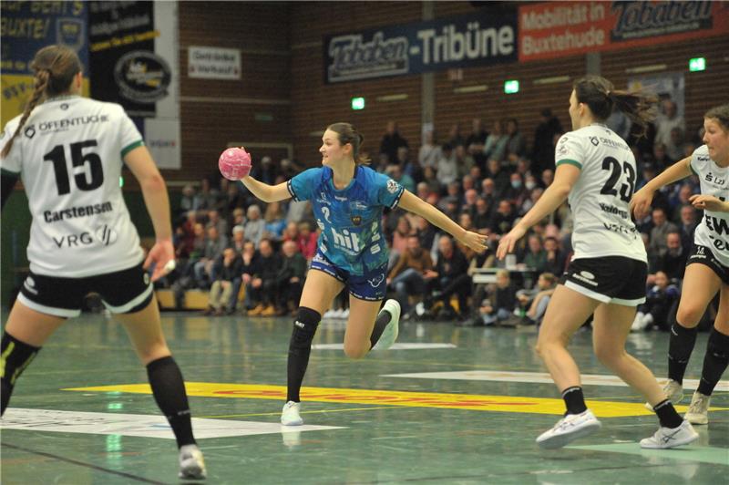 BSV geht mit dezimiertem Kader ins Topspiel gegen Metzingen Der BSV muss gegen Metzingen auf Kapitänin Liv Süchting (Mitte) verzichten. Foto: Jürgens