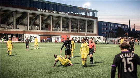 Der BSV spielte auf dem Kunstrasenplatz vorm Millerntorstadion.