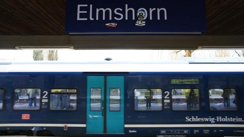 Der Bahnhof Elmshorn soll zusätzliche Gleisanschlüsse erhalten. (Archivbild)