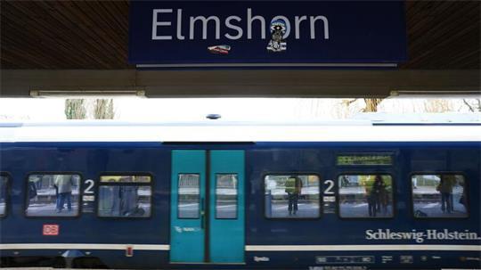 Der Bahnhof Elmshorn soll zusätzliche Gleisanschlüsse erhalten. (Archivbild)