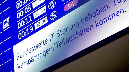Der Bahnverkehr war wegen einer Funkstörung eingestellt. 