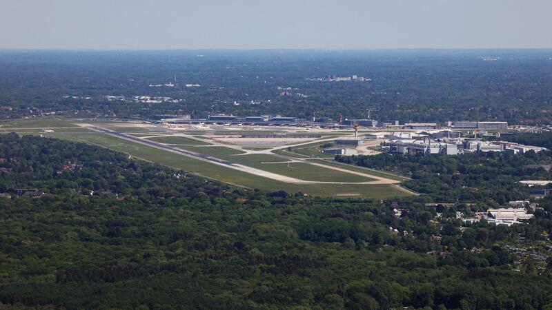 Neue Flugtreibstoffe: Hamburger Projekt aufgegeben Der Bau einer SAF-Anlage im Hamburger Industriegebiet Billbrook und Rothenburgsort durch ein Konsortium wird laut Senat nicht mehr weiterverfolgt. (Archivbild)