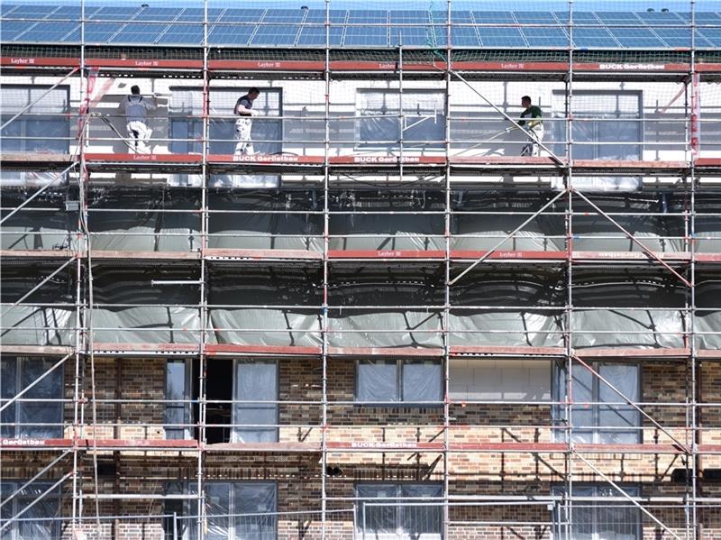 Wohnraum im Kreis Stade wird immer teurer – Viele Neubauvorhaben zurückgestellt Der Bau von Wohnungen ist teuer geworden. Das treibt die Mieten hoch. Foto: Strüning