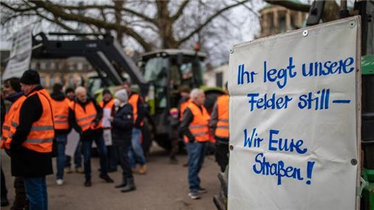 Der Bauernverband plant eine Protestwoche, die am 15. Januar mit einer Demonstration in Berlin gipfeln soll.
