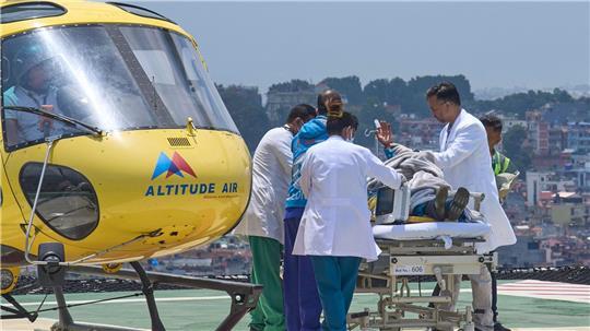 Der Bergführer wurde nach seiner Rettung in ein Krankenhaus gebracht.  
