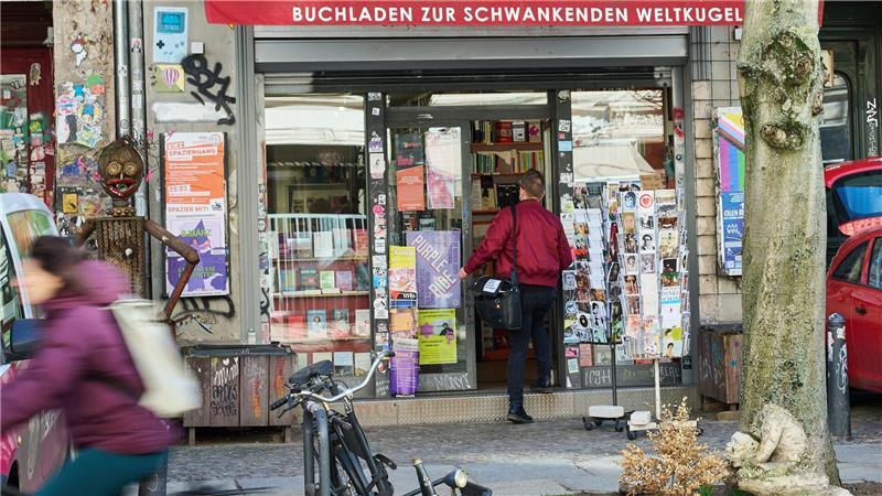 Der Berliner Buchladen „Zur schwankenden Weltkugel“ ist auch betroffen.