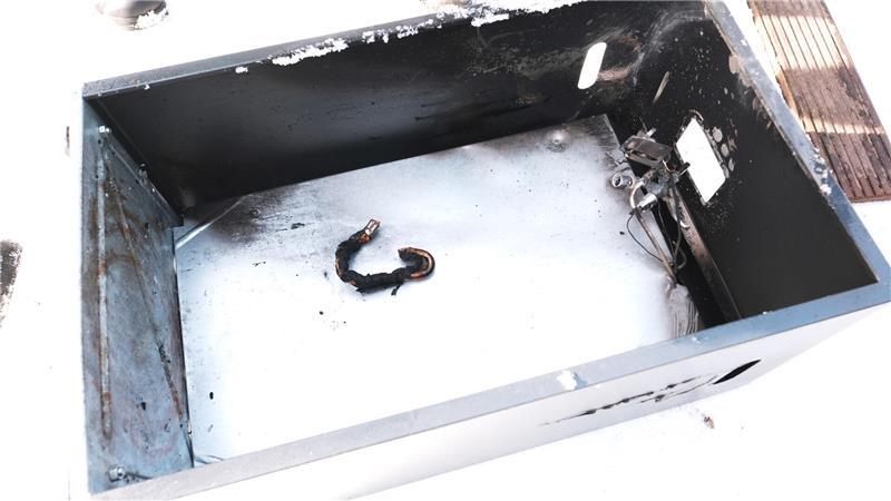 Der Besitzer hatte den Gasofen eigenständig ins Freie gebracht.