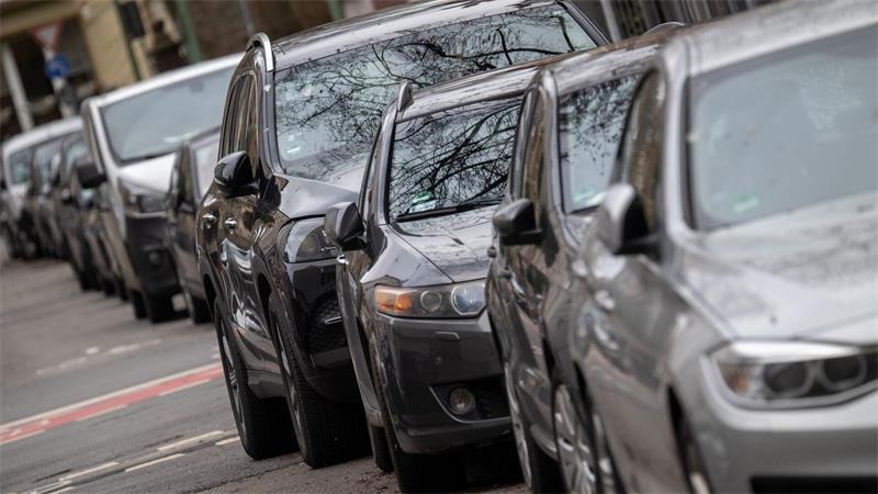Immer mehr Autos - nur in Stadtstaaten werden es weniger Der Bestand an SUV steigt deutlich. (Archibild)