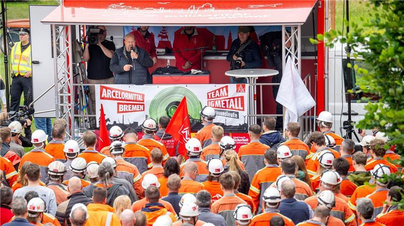 Der Betriebsratsvorsitzende fordert einen günstigeren Strompreis.