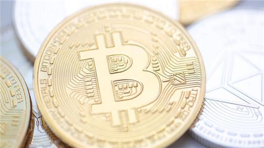 Der Bitcoin hat erneut an Wert verloren - in seinem Schatten gab auh die zweitgrößte Kryptowährung Ether nach.