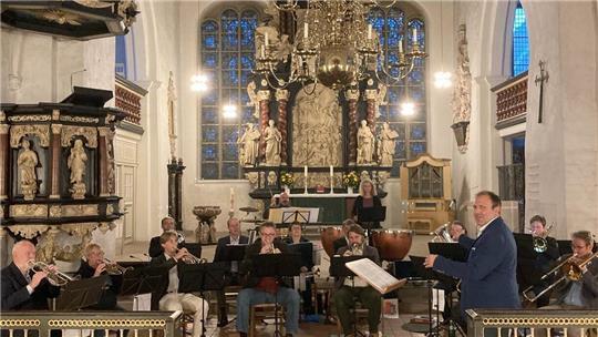 Der Bläserkreis St. Cosmae unter der Leitung von Nils Schraplau.