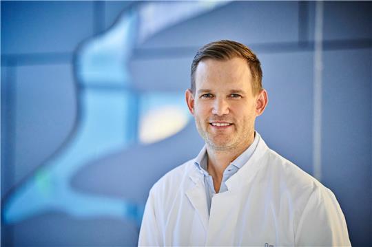 Der Bonner Virologe Professor Hendrik Streeck warnt vor Public Viewings bei der WM.