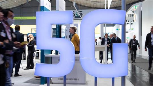 Der Boom bei der 5G-Nutzung wird die Netze der Mobilfunkprovider laut Experten technisch vor eine Herausforderung stellen.