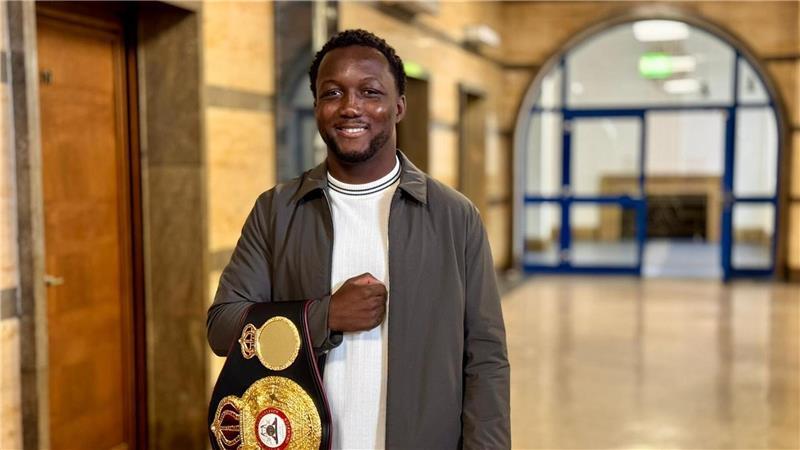 Boxprofi Baraou steigt zum Weltmeister auf Der Boxprofi Abass Baraou mit dem Interimsweltmeistertitel des Verbands WBA.