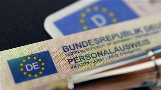 Der Branchenverband Bitkom beklagt ein „Schneckentempo“ bei der Digitalisierung von Dienstleistungen der Verwaltung. (Symbolbild)