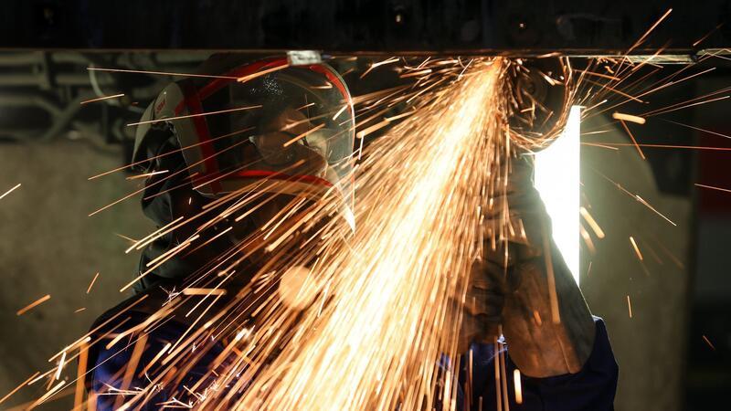 Mehr Beschäftigte im Maschinenbau Der Branchenverband VDMA rechnet in den kommenden Monaten mit einem Anstieg der Kurzarbeit.