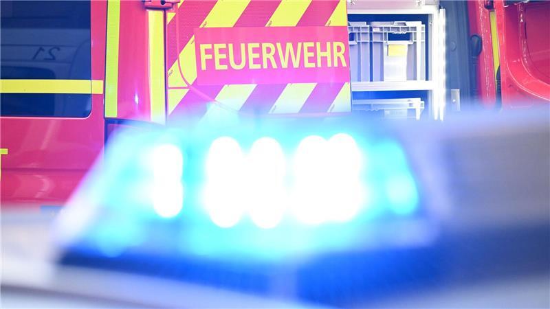 Der Brand brach im zweiten Stock eines Wohnhauses aus. (Symbolbild)