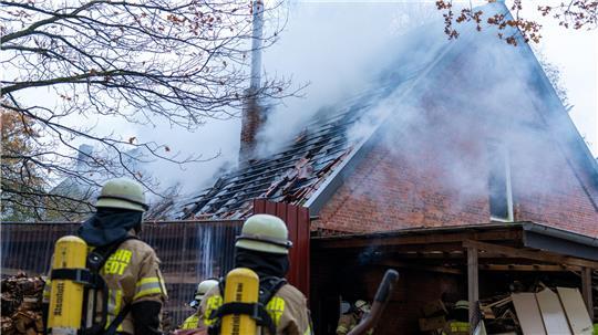 Der Brand hat schnell aufs Obergeschoss übergegriffen.