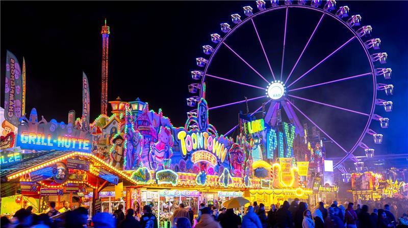Der Bremer Freimarkt wird mit einer traditionellen Zeremonie „beerdigt“. (Archivfoto)