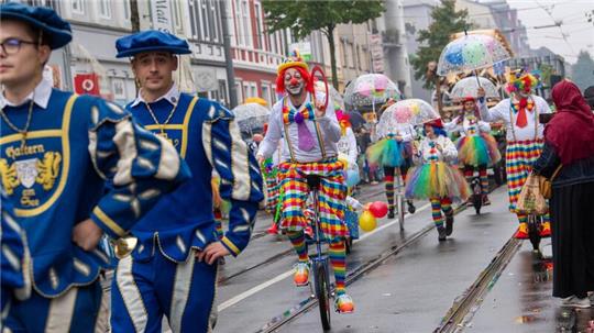 Der Bremer Freimarkt wird seit dem Jahr 1035 veranstaltet und erfasst über das Festgelände Bürgerweide hinaus auch die historische Altstadt.