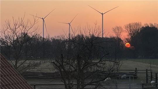 Der Brester Windpark auf der Stader Geest: Hier gab es schon Probleme mit Lautstärke der sich drehenden Flügel.