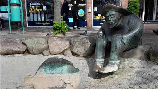 Der Brunnen am Stader Pferdemarkt wird saniert.