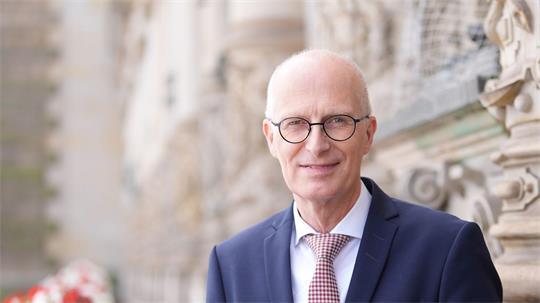 Der Bürgermeister würdigte die Leistung Kühnes. (Archivbild)