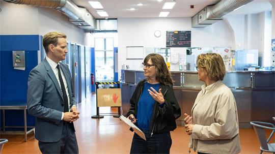 Der Bundesdrogenbeauftragte Streek besuchte die Drogenhilfeeinrichtung Drob Inn.