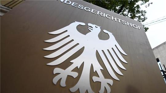 Der Bundesgerichtshof (BGH) in Karlsruhe entscheidet heute über die Frage, ob ein Vermieter ein halbes Jahr nach Auszug einer Mieterin Schadenersatz für Beschädigungen des Mietobjekts mit der Mietkaution verrechnen durfte. (Archivbild)