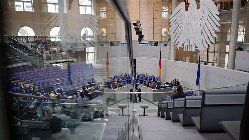 Der Bundestag hat eine Reform beschlossen, damit staatliche Milliarden schneller in die Infrastruktur fließen.