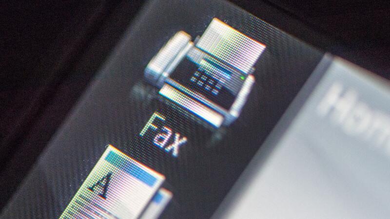 Der Bundestag mottet die Faxgeräte ein.