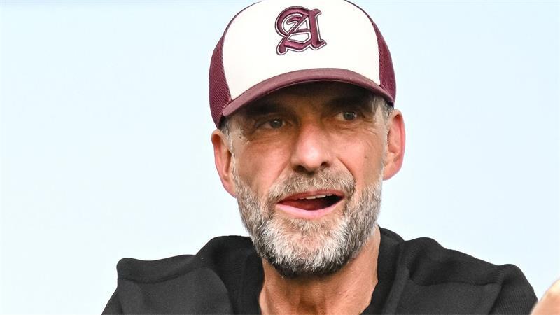 Der Bundestrainer zu Gast im Augsburger Stadion. Hier wird Jürgen Klopp sein Heimdebüt mit der Nationalmannschaft bestreiten.  