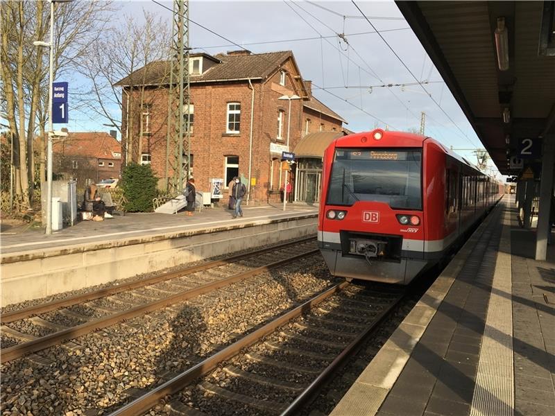 Der Buxtehuder Bahnhof wird täglich von 20 500 Bahnfahrenden genutzt. Foto: Wisser