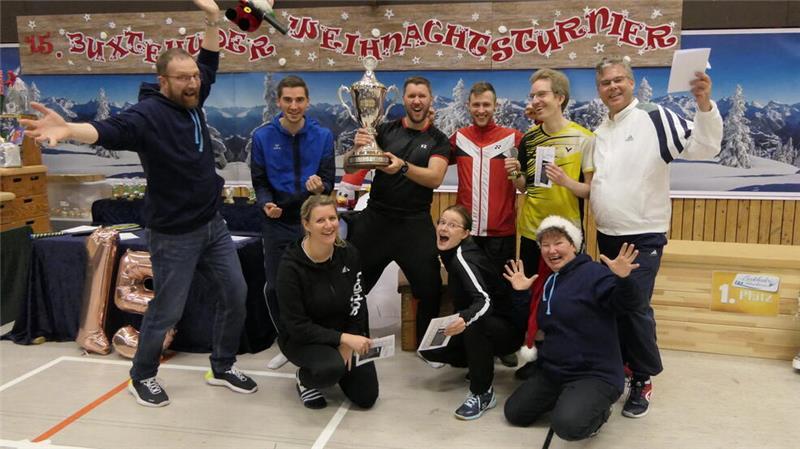 Weihnachtsturnier: BSV behält den Wanderpokal in Buxtehude Der Buxtehuder SV gewann den Wanderpokal.