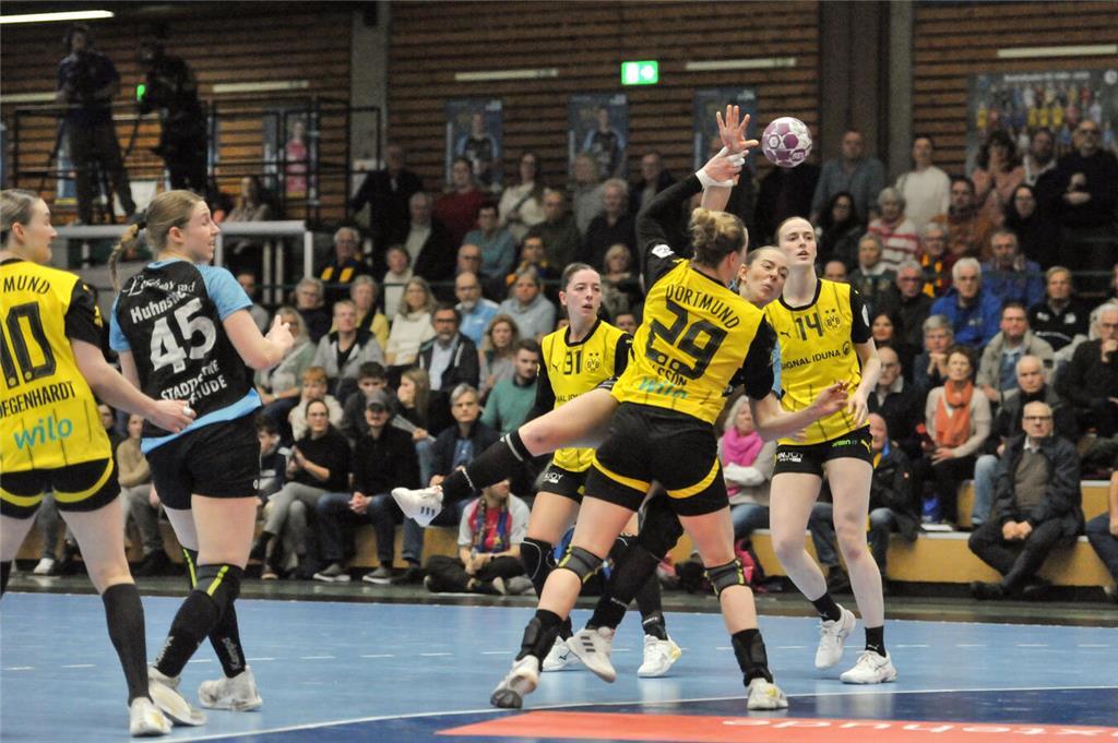 Der Buxtehuder SV verlor gegen Tabellenführer Borussia Dortmund.