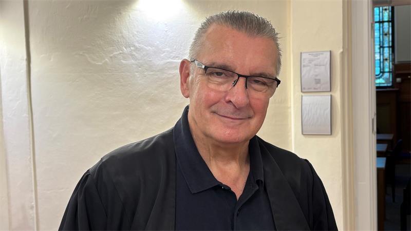 Erstochene Frau aus Apensen: Töchter sagen vor Gericht aus Der Buxtehuder Strafverteidiger Lorenz Hünnemeyer vertritt die Nebenklägerinnen in dem Prozess um die erstochene Frau in Apensen.