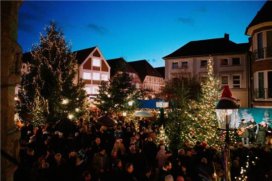 Der Buxtehuder Weihnachtsmarkt in der Altstadt öffnet vom 25. November an seine Tore. Foto: Madebyline/Hansestadt Buxtehude